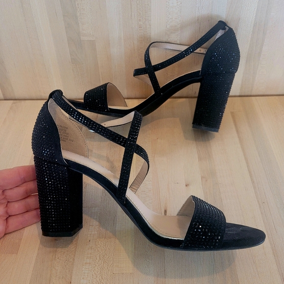Kelly & Katie Sparkly Black Strappy Sandal. Size 7.5 - Picture 1 of 10